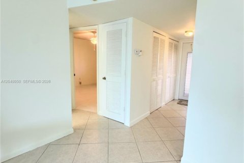 Купить кондоминиум в Санрайз, Флорида 2 спальни, 78.97м2, № 2247812 - фото 13