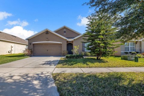 House in Davenport, Florida 4 bedrooms, 162.67 sq.m. № 2214072 - photo 2