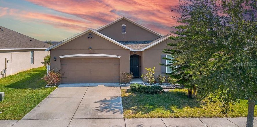 House in Davenport, Florida 4 bedrooms, 162.67 sq.m. № 2214072