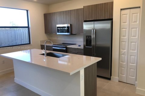 Condo in Doral, Florida, 3 bedrooms  № 2041774 - photo 4