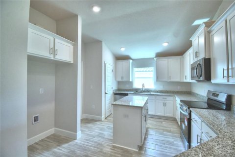 Villa ou maison à vendre à Auburndale, Floride: 4 chambres, 204.38 m2 № 2215223 - photo 10