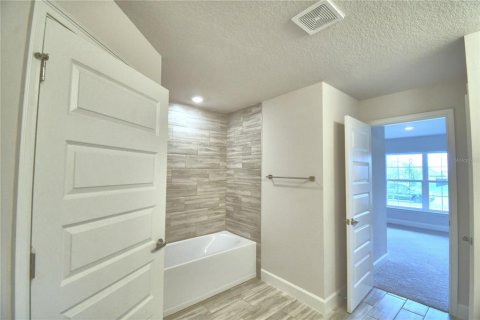 Villa ou maison à vendre à Auburndale, Floride: 4 chambres, 204.38 m2 № 2215223 - photo 30