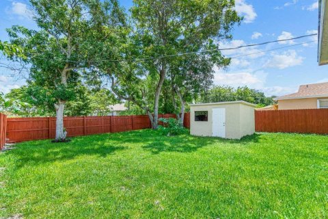 Casa en alquiler en Delray Beach, Florida, 3 dormitorios, 97.55 m2 № 1207999 - foto 1