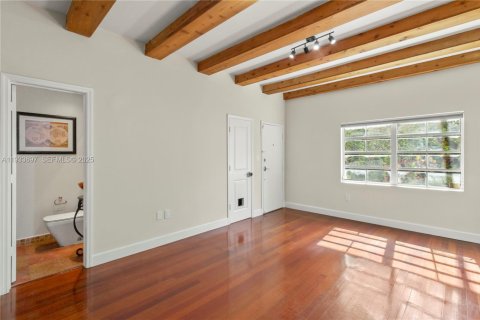 Снять в аренду кондоминиум в Майами-Бич, Флорида 2 спальни, 78.6м2, № 1992533 - фото 7