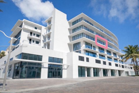 Copropriété à vendre à Hollywood, Floride: 1 chambre, 90.49 m2 № 2008273 - photo 2