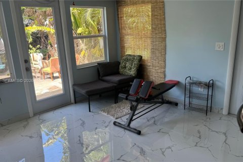 House in Hollywood, Florida 1 bedroom, 74.04 sq.m. № 2007547 - photo 3