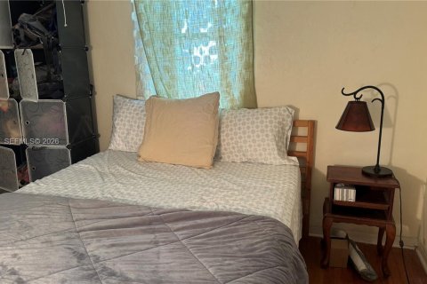 House in Hollywood, Florida 1 bedroom, 74.04 sq.m. № 2007547 - photo 2