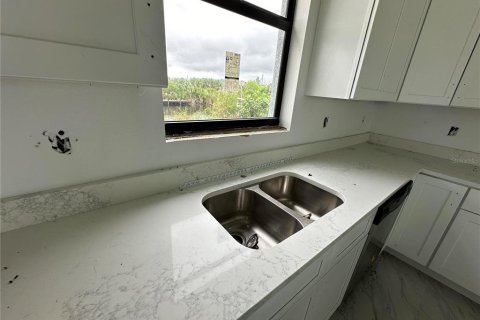 Купить виллу или дом в Порт-Шарлотт, Флорида 8 комнат, 157.93м2, № 1544666 - фото 8