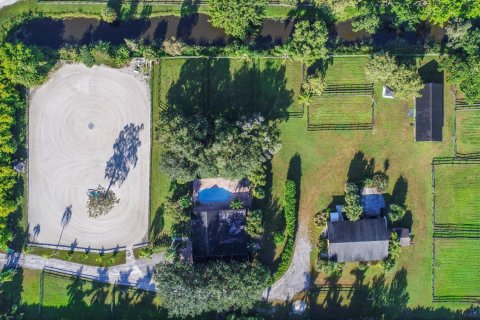 Купить виллу или дом в Веллингтон, Флорида 13 комнат, 207.08м2, № 2158438 - фото 2