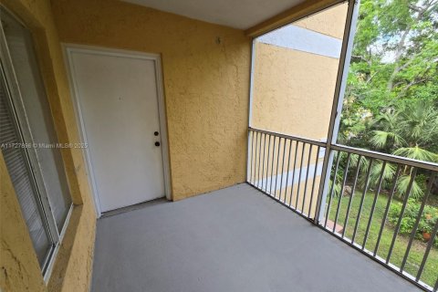 Condo in Oakland Park, Florida, 1 bedroom № 1961715 - photo 18