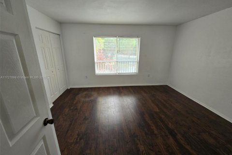 Condo in Oakland Park, Florida, 1 bedroom № 1961715 - photo 7