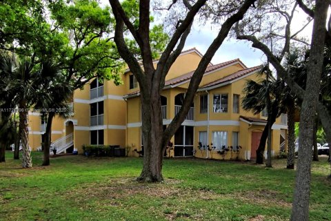 Condo in Oakland Park, Florida, 1 bedroom № 1961715 - photo 22