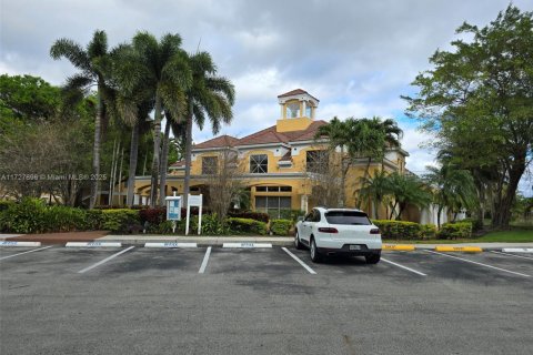 Condo in Oakland Park, Florida, 1 bedroom № 1961715 - photo 20