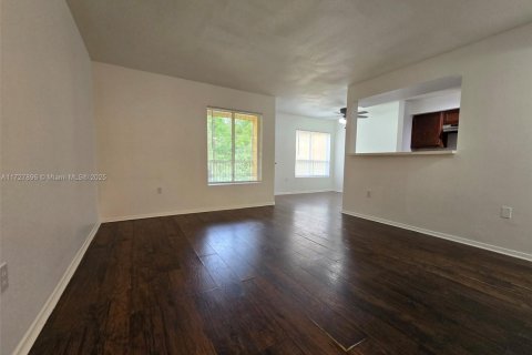 Condo in Oakland Park, Florida, 1 bedroom № 1961715 - photo 2