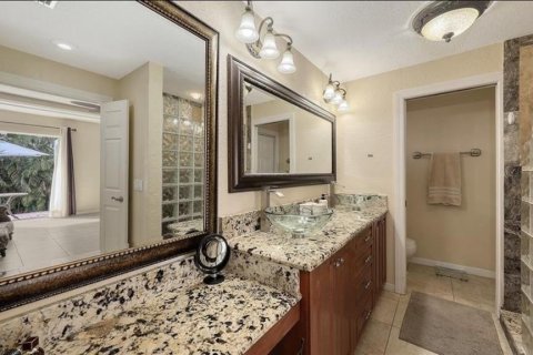 House in Sarasota, Florida 3 bedrooms, 162.58 sq.m. № 1903375 - photo 21