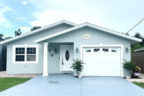 House in Sarasota, Florida 3 bedrooms, 162.58 sq.m. № 1903375 - photo 1