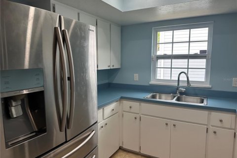 House in Sarasota, Florida 3 bedrooms, 162.58 sq.m. № 1903375 - photo 6
