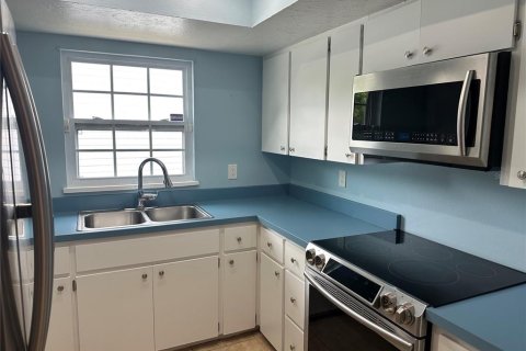 House in Sarasota, Florida 3 bedrooms, 162.58 sq.m. № 1903375 - photo 8