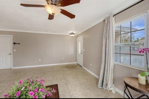 House in Sarasota, Florida 3 bedrooms, 162.58 sq.m. № 1903375 - photo 23