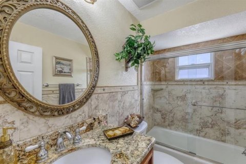 House in Sarasota, Florida 3 bedrooms, 162.58 sq.m. № 1903375 - photo 19