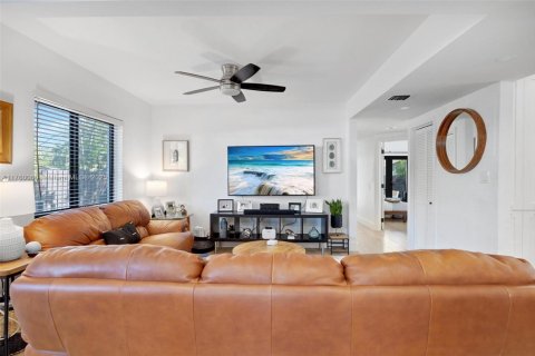 Casa en venta en Fort Lauderdale, Florida, 3 dormitorios, 135.27 m2 № 1978210 - foto 13