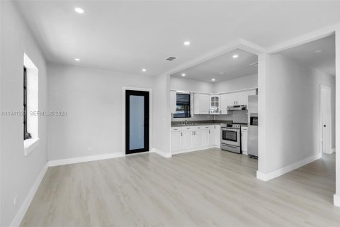Villa ou maison à vendre à Hialeah, Floride: 3 chambres, 130.34 m2 № 1998747 - photo 8