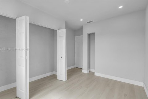 Villa ou maison à vendre à Hialeah, Floride: 3 chambres, 130.34 m2 № 1998747 - photo 17