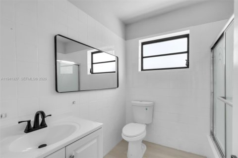 Villa ou maison à vendre à Hialeah, Floride: 3 chambres, 130.34 m2 № 1998747 - photo 14