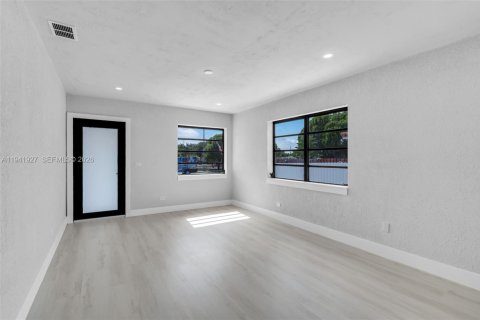 Villa ou maison à vendre à Hialeah, Floride: 3 chambres, 130.34 m2 № 1998747 - photo 7