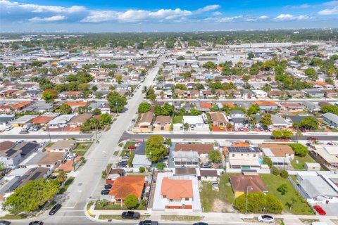 Villa ou maison à vendre à Hialeah, Floride: 3 chambres, 130.34 m2 № 1998747 - photo 26