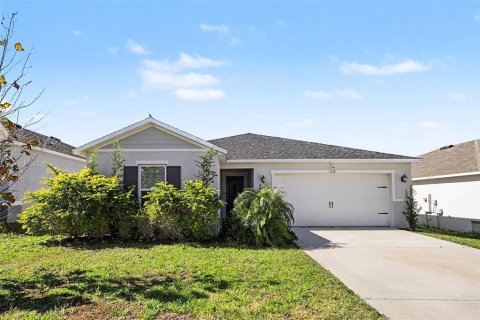 House in Winter Haven, Florida 3 bedrooms, 142.79 sq.m. № 2106113