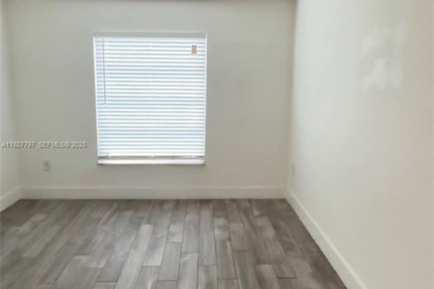 Casa en alquiler en North Miami, Florida, 1 dormitorio, 69.4 m2 № 2076822 - foto 19