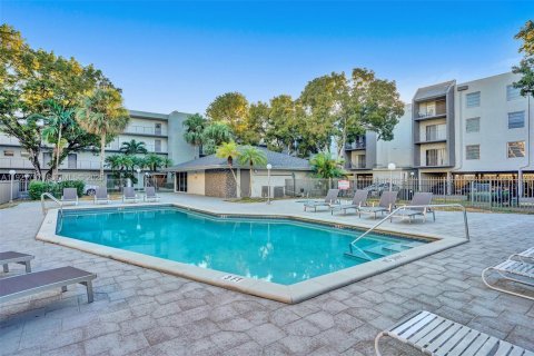 Casa en alquiler en North Miami, Florida, 1 dormitorio, 69.4 m2 № 2076822 - foto 25
