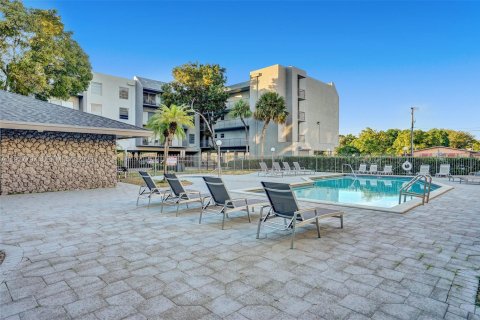 Casa en alquiler en North Miami, Florida, 1 dormitorio, 69.4 m2 № 2076822 - foto 22