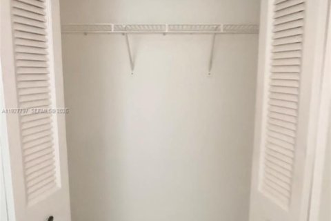 Casa en alquiler en North Miami, Florida, 1 dormitorio, 69.4 m2 № 2076822 - foto 21