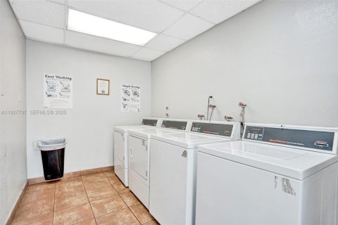 Casa en alquiler en North Miami, Florida, 1 dormitorio, 69.4 m2 № 2076822 - foto 7