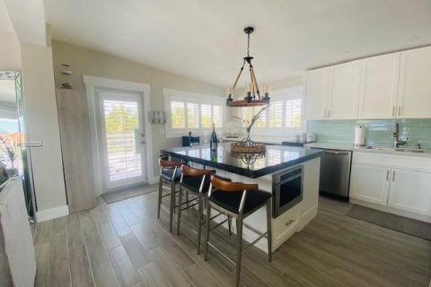 Снять в аренду виллу или дом в Ки-Ларго, Флорида 4 спальни, 156.08м2, № 2014339 - фото 4