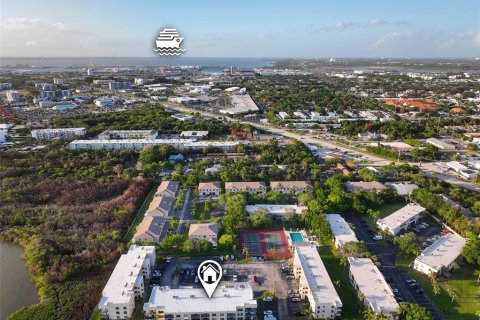 Condominio en venta en Cape Canaveral, Florida, 2 dormitorios, 95.04 m2 № 2221706 - foto 29