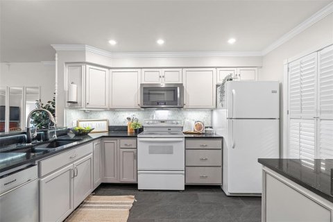 Condominio en venta en Cape Canaveral, Florida, 2 dormitorios, 95.04 m2 № 2221706 - foto 5