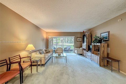 Condominio en alquiler en Lauderhill, Florida, 2 dormitorios, 99.41 m2 № 1893318 - foto 30