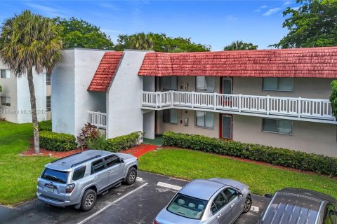 Condominio en alquiler en Lauderhill, Florida, 2 dormitorios, 99.41 m2 № 1893318 - foto 7