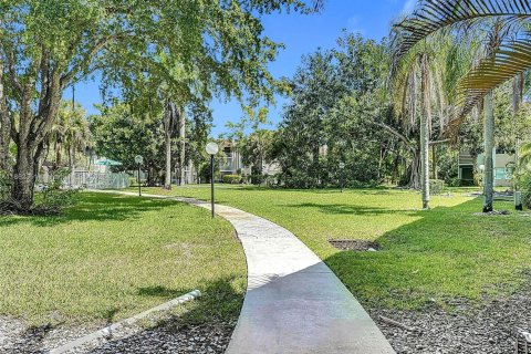 Condominio en alquiler en Lauderhill, Florida, 2 dormitorios, 99.41 m2 № 1893318 - foto 10