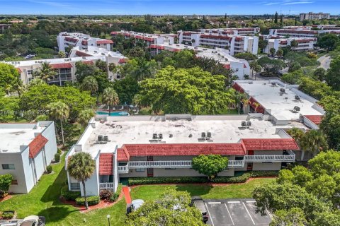 Condominio en alquiler en Lauderhill, Florida, 2 dormitorios, 99.41 m2 № 1893318 - foto 1
