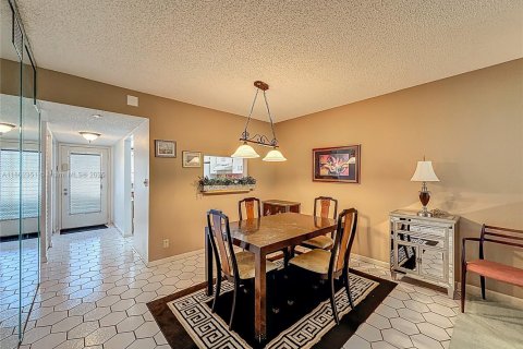 Condominio en alquiler en Lauderhill, Florida, 2 dormitorios, 99.41 m2 № 1893318 - foto 27