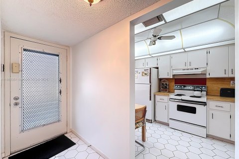 Condominio en alquiler en Lauderhill, Florida, 2 dormitorios, 99.41 m2 № 1893318 - foto 15