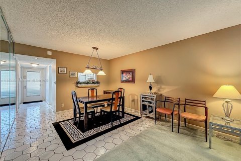 Condominio en alquiler en Lauderhill, Florida, 2 dormitorios, 99.41 m2 № 1893318 - foto 28