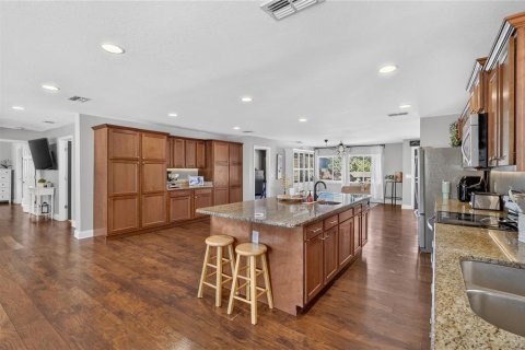 Купить виллу или дом в Брэндон, Флорида 11 комнат, 242.47м2, № 2228302 - фото 17