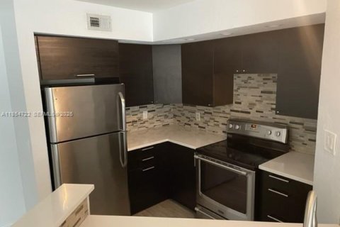 Copropriété à vendre à Sunrise, Floride: 2 chambres, 98.94 m2 № 2078076 - photo 6