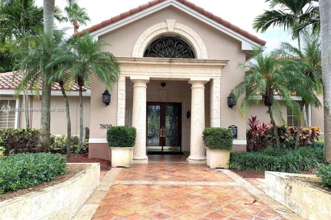 Снять в аренду кондоминиум в Лейк-Уорт, Флорида 2 спальни, 102.66м2, № 1954980 - фото 7