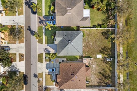 House in Ruskin, Florida 4 bedrooms, 214.88 sq.m. № 1550329 - photo 23